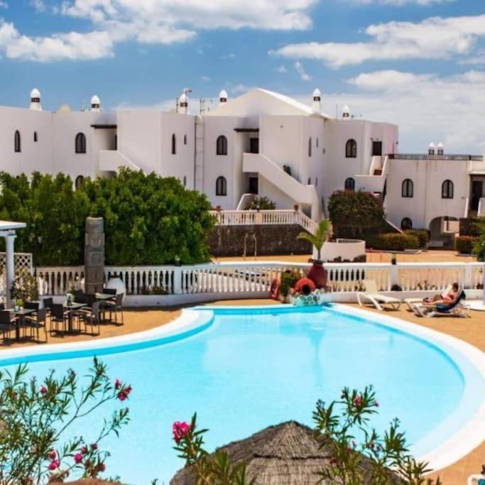 Apto. Vacacional “El Balcon De Las 4 Lunas” Costa Teguise Luaran gambar